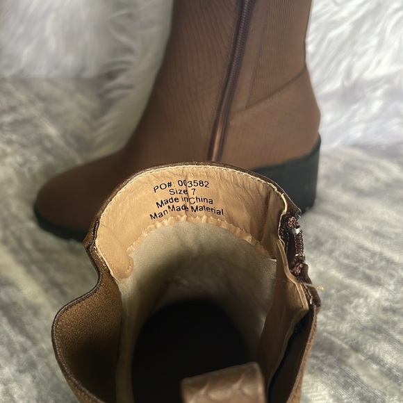 Hallie Bottie … OPEN BOX!! $$$ - Picture 2 of 6